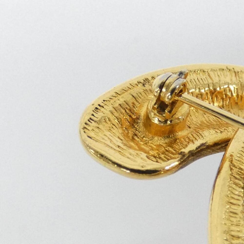 CHANEL Gold Brooch - Picture 7 of 8